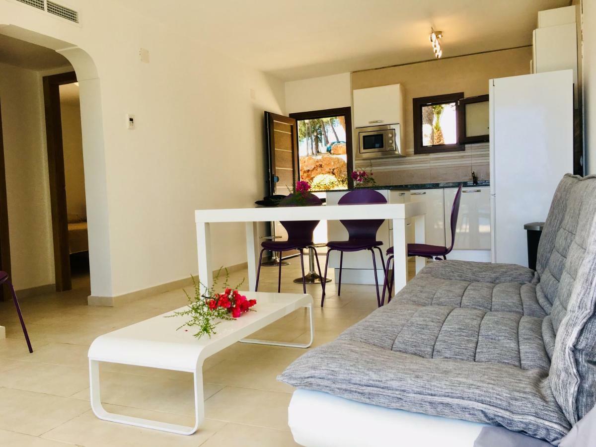 Apartamentos Aguas Blancas Santa Eulària des Riu Exterior foto