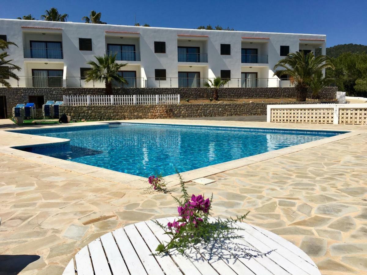 Apartamentos Aguas Blancas Santa Eulària des Riu Exterior foto