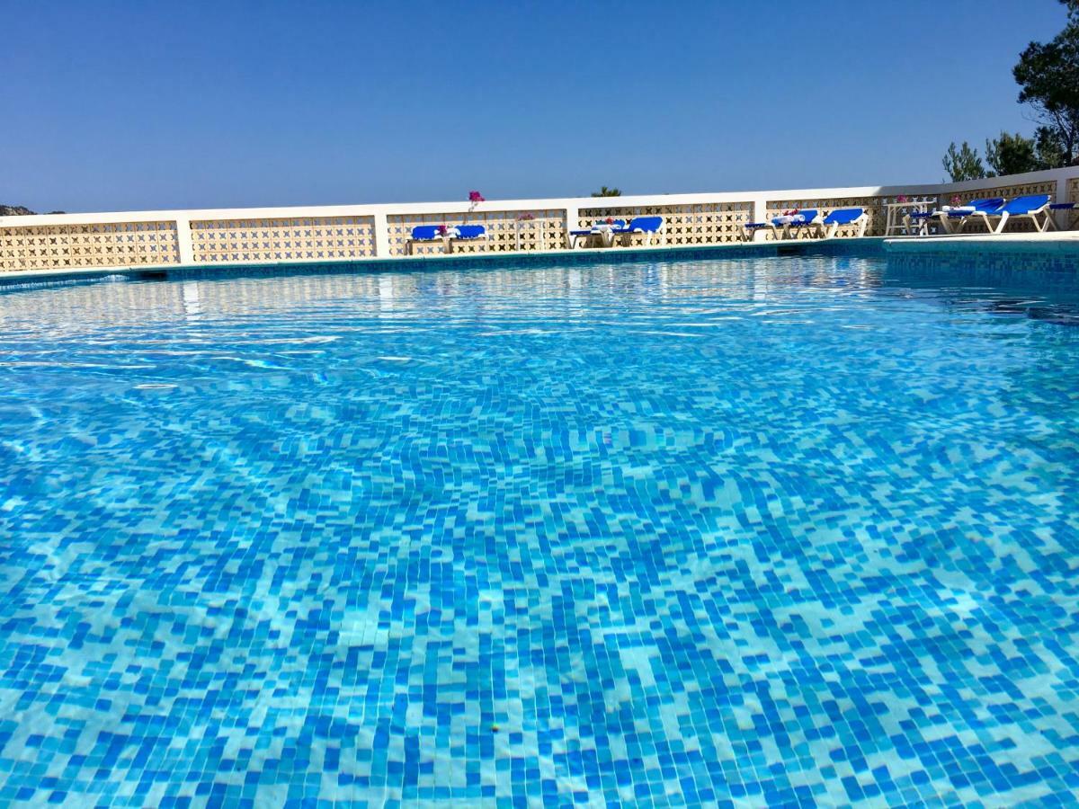 Apartamentos Aguas Blancas Santa Eulària des Riu Exterior foto