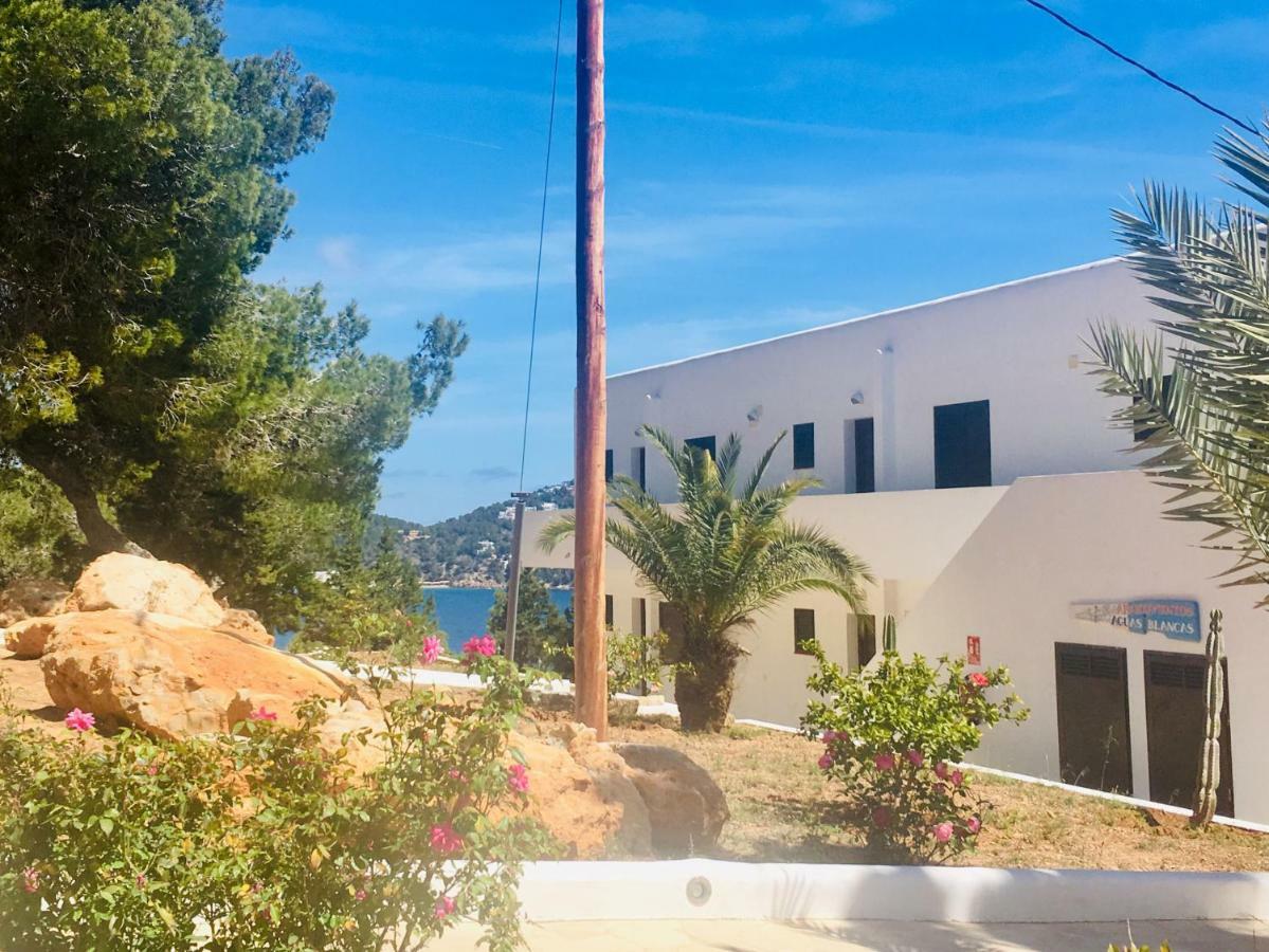 Apartamentos Aguas Blancas Santa Eulària des Riu Exterior foto