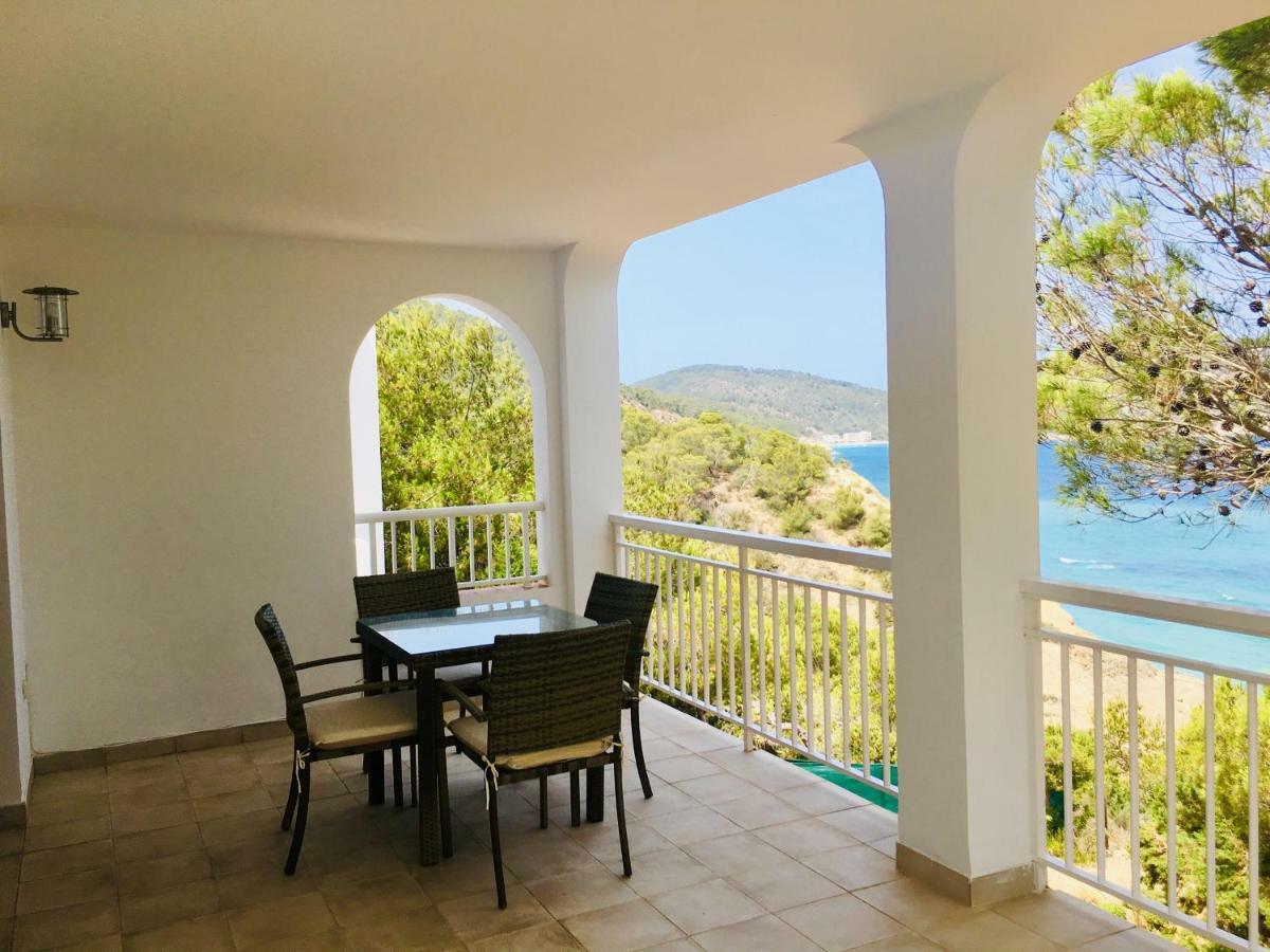 Apartamentos Aguas Blancas Santa Eulària des Riu Exterior foto